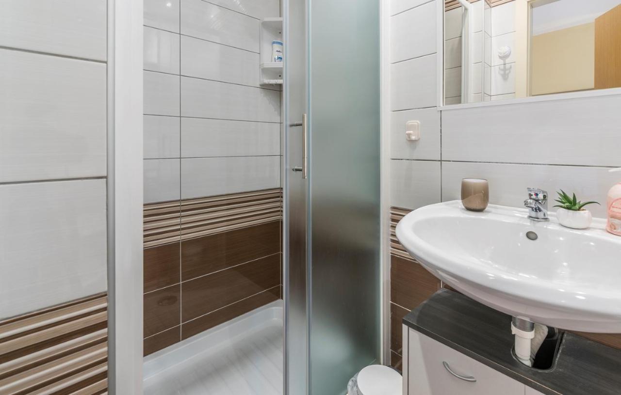 Apartments Loredana Porec Ngoại thất bức ảnh