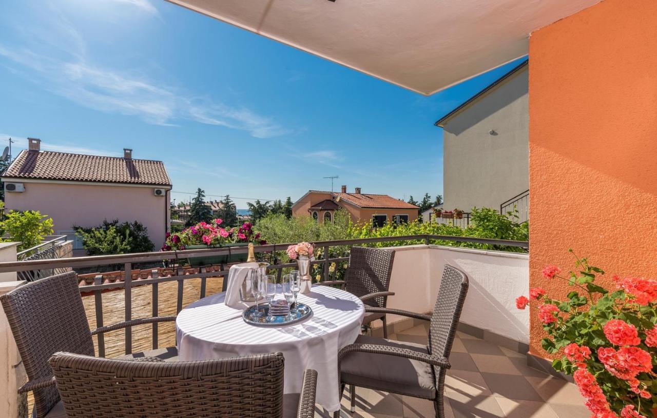 Apartments Loredana Porec Ngoại thất bức ảnh